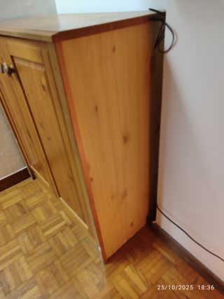 Mobiletto in legno 2 ante