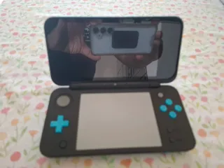 Nintendo 2DS XL Negra y Azul