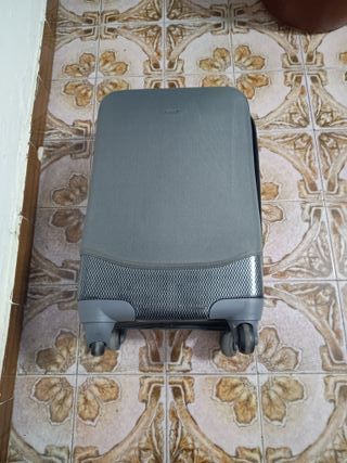 Maleta de viaje gris pequeña