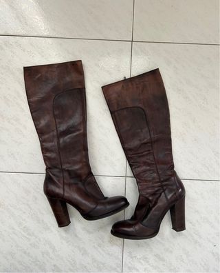 Botas altas de cuero marrón talla 38. usadas poco