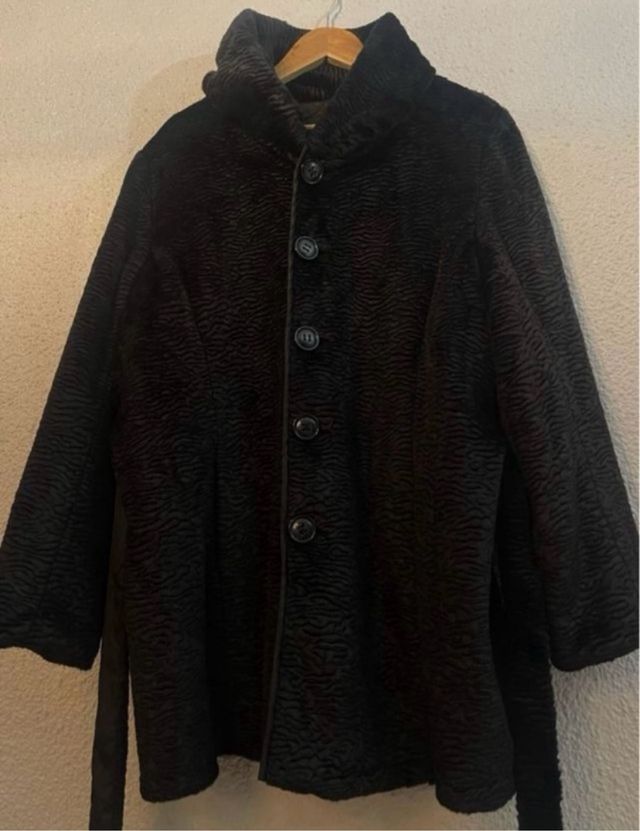 Abrigo reversible negro “Estefanía Rodríguez”