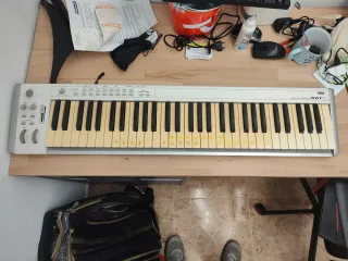 Teclado Korg K61P MIDI Studio Controller