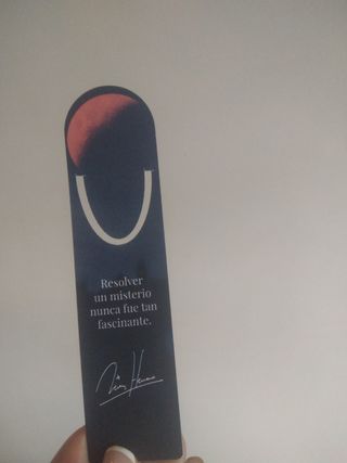 Luna roja / Red Moon (Spanish Edition)