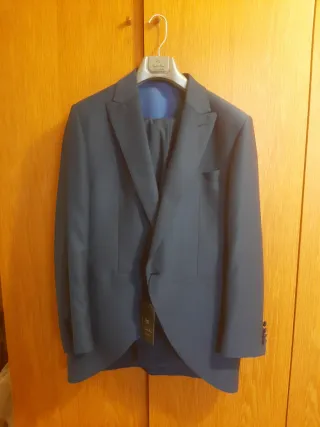 Traje de boda azul
