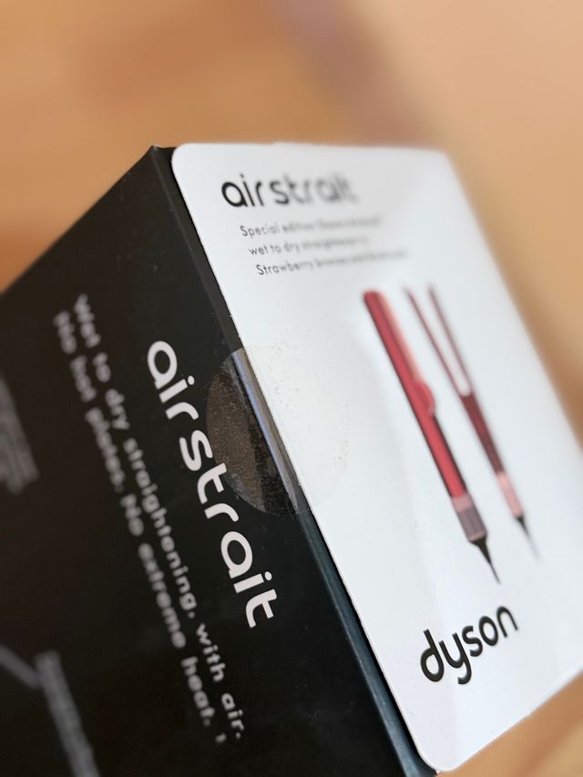 D݉yson ݉A݉i݉rs݉tr݉a݉it Rosa