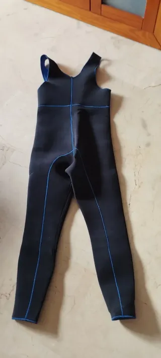 Traje de neopreno con capucha de dos piezas