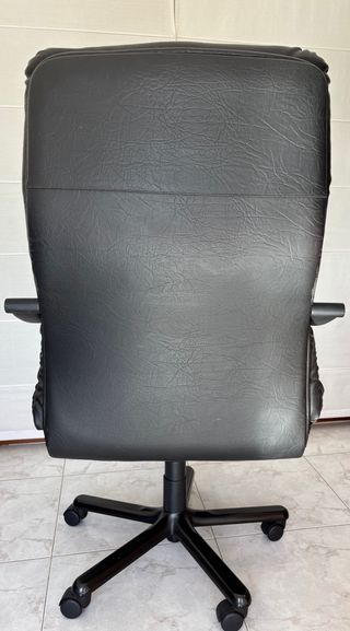 Silla de despacho negra