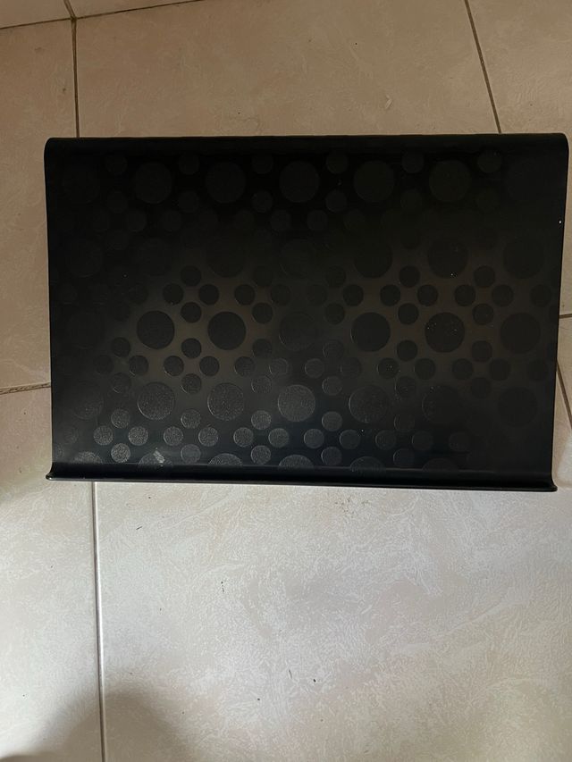 Reposapiés de escritorio negro