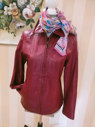 Chaqueta Femenina en Cuero