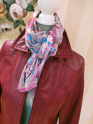 Chaqueta Femenina en Cuero