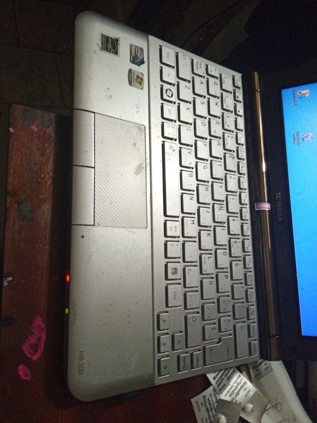 Portátil Toshiba Plata y Negro