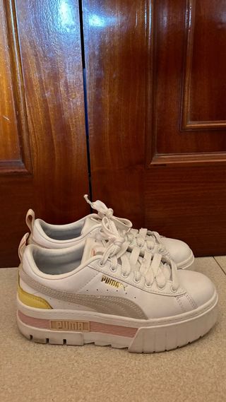 Zapatillas Puma Talla 35.5 Blancas y Doradas