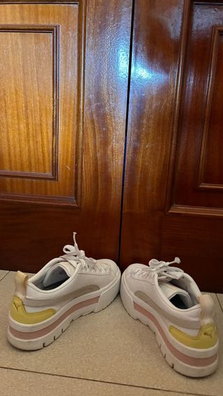 Zapatillas Puma Talla 35.5 Blancas y Doradas