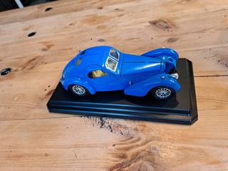 Maqueta Coche Bugatti Atlantic Azul