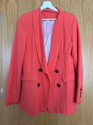 Americana coral doble botonadura