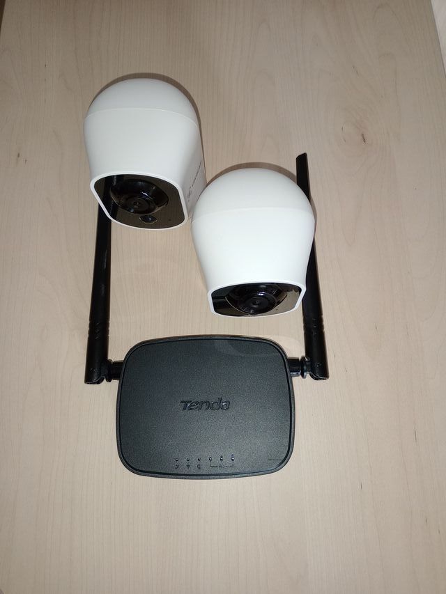 2 CAMARAS DE VIGILANCIA + ROUTER