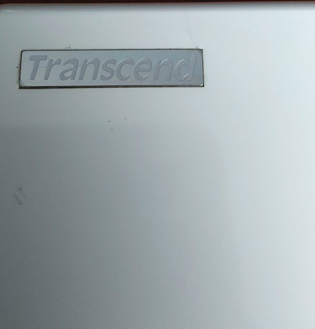 Disco Duro Portátil 20GB StoreJet con Funda