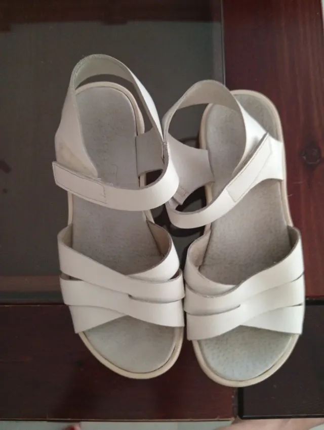 Sandalias blancas niña