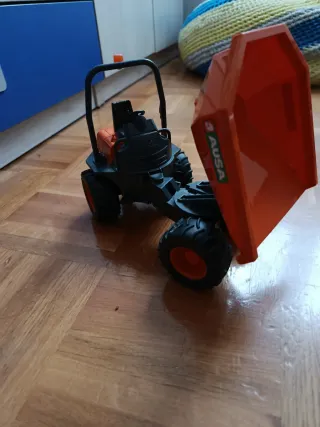 Camión volquete AUSA de plástico