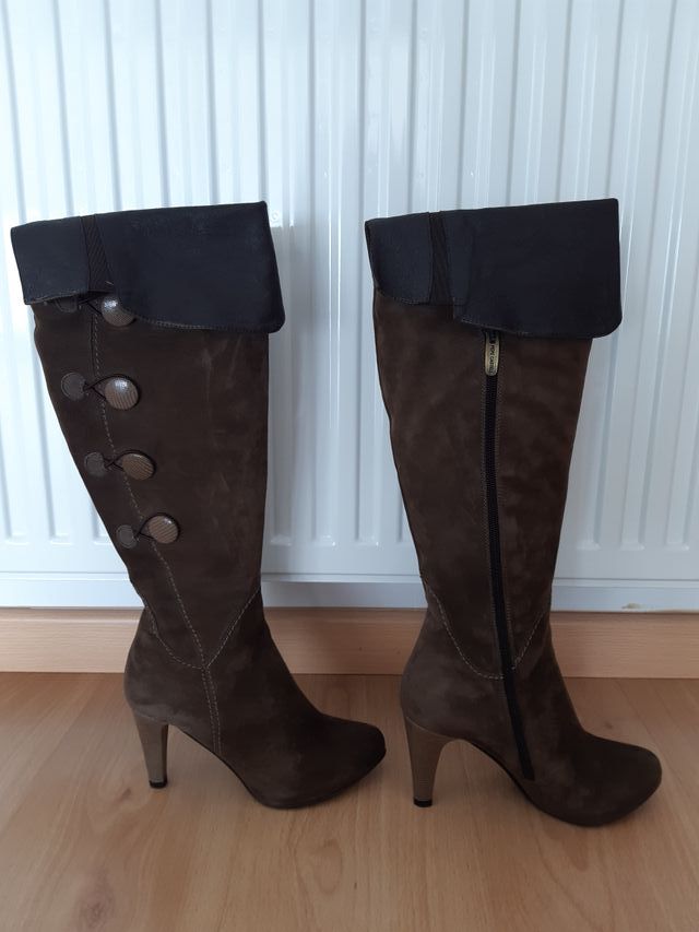 Botas de tacón Pepe Castell marrones