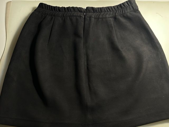 Minifalda Bershka Negra con Cinturón