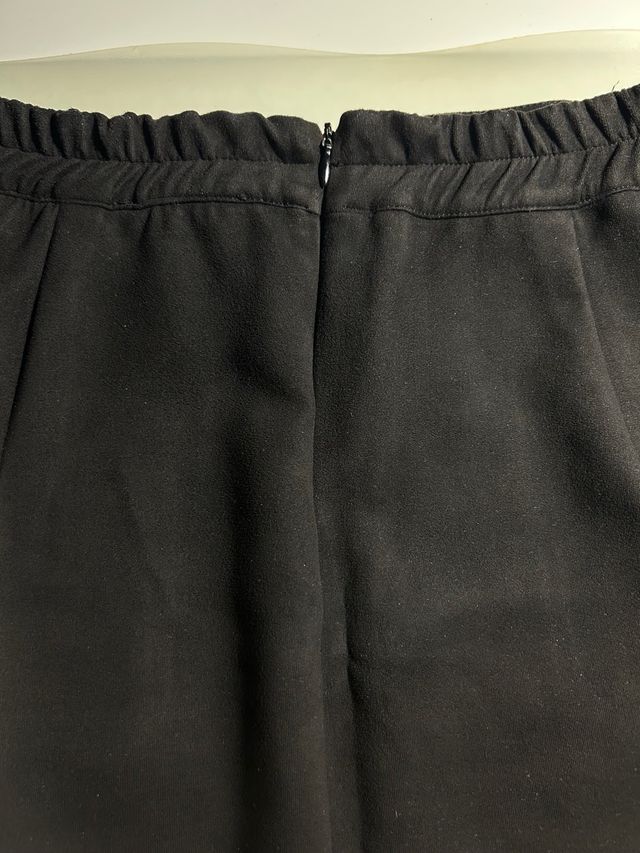 Minifalda Bershka Negra con Cinturón