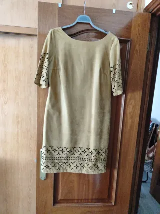 Vestido antelina beige con bordado