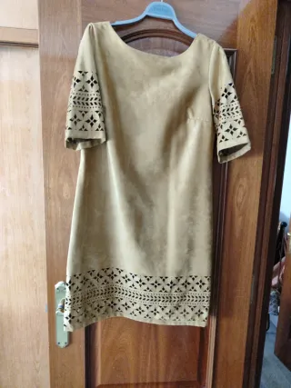 Vestido antelina beige con bordado