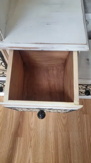 Mueble auxiliar escalera blanco y negro