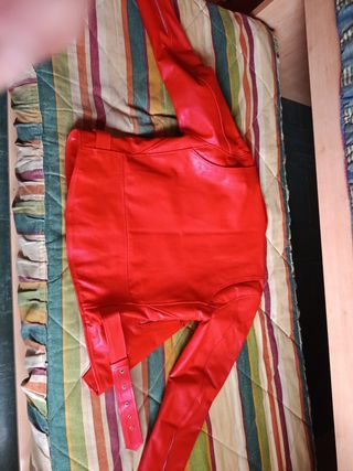 Cazadora de cuero roja sin estrenar