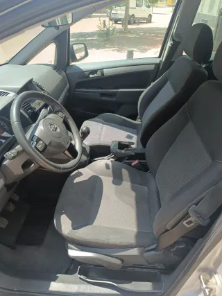 Opel Zafira 2011