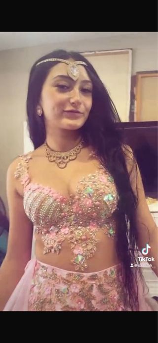 Vestido de fiesta rosa y dorado