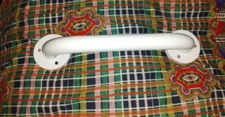 Maniglia bagno fissaggio a muro