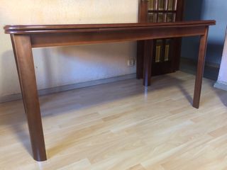 Mesa extensible de madera