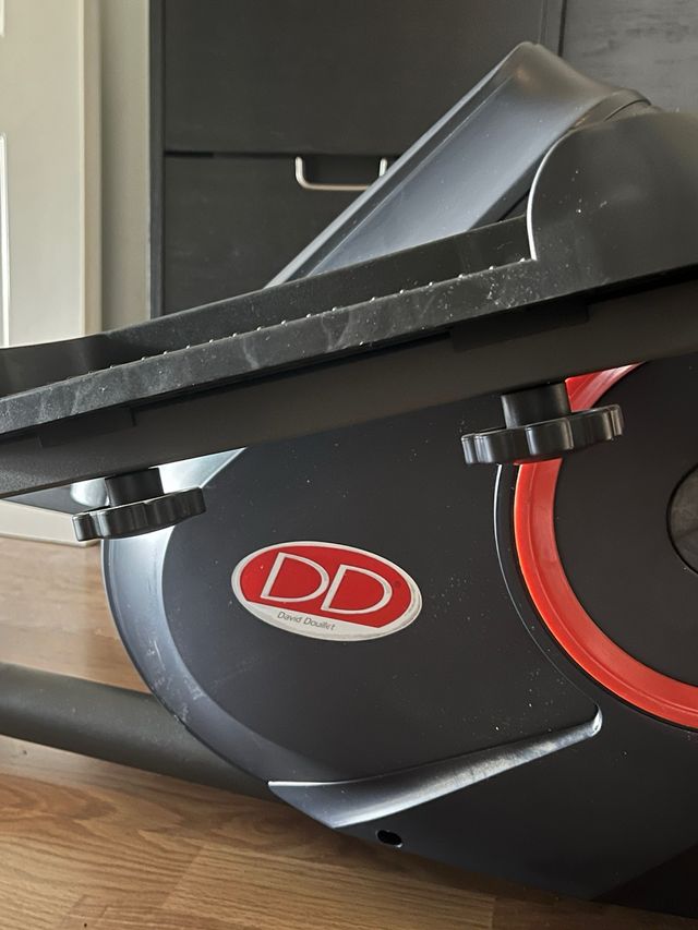 Elíptica DD casi nueva