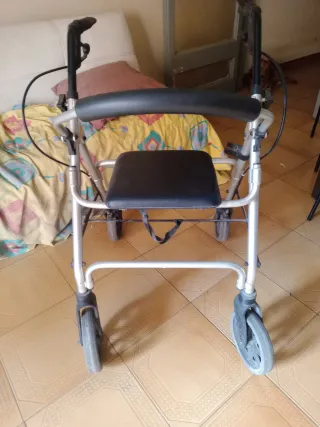 Andador con asiento para mayores plegable 
