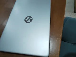 Portátil HP 14s eq Plata 8 GB RAM 512 SDD, Win 11 