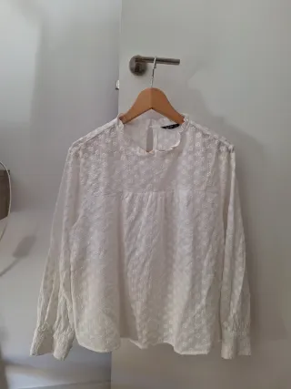 Blusa blanca bordada