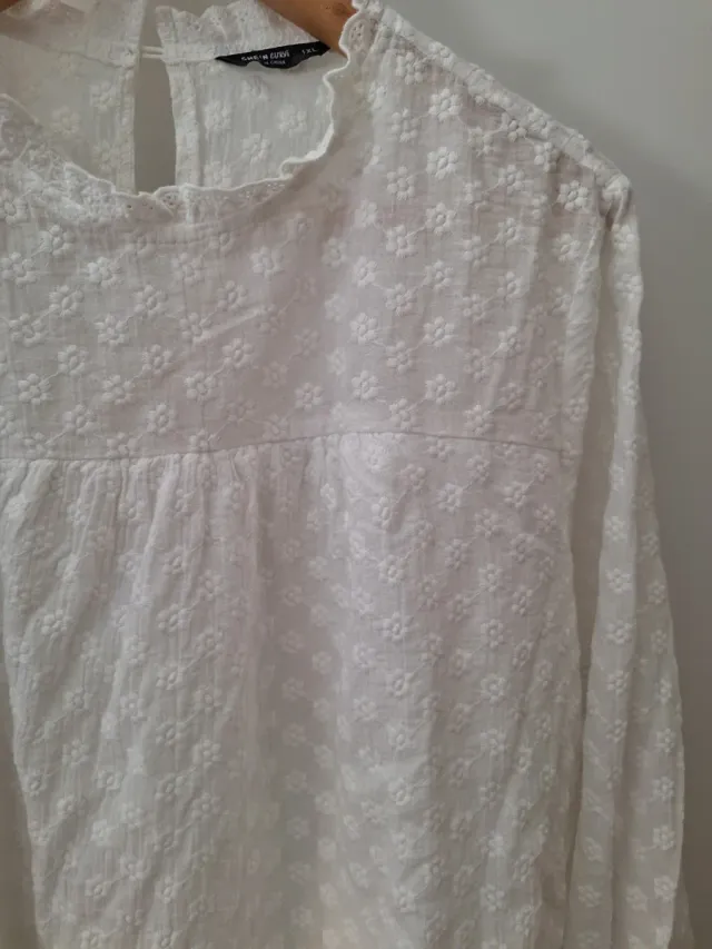 Blusa blanca bordada