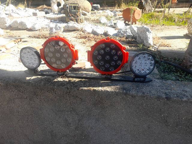 Faróis redondos LED (4 unidades)