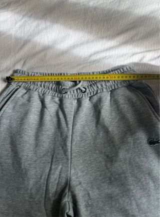 Pantalón chándal gris Lacoste