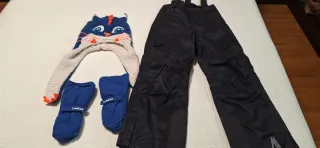 Conjunto nieve esqui frio montaña