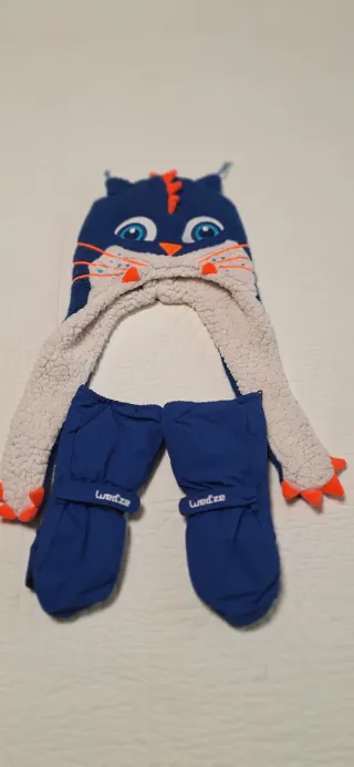 Conjunto nieve esqui frio montaña