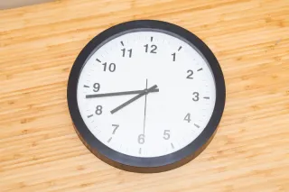 Reloj de Pared IKEA Negro Diseño Clásico