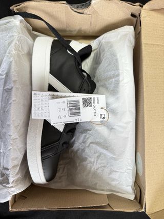 Zapatillas Adidas Niños Negras y Blancas