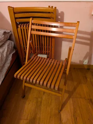 2 Sillas Plegables de Madera