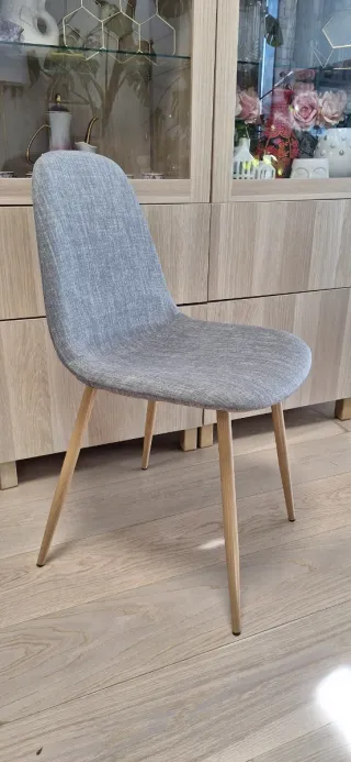 Mesa Comedor Cristal y Sillas Diseño