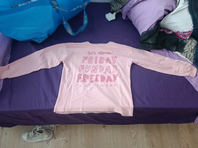 Sudadera rosa letras fucsia