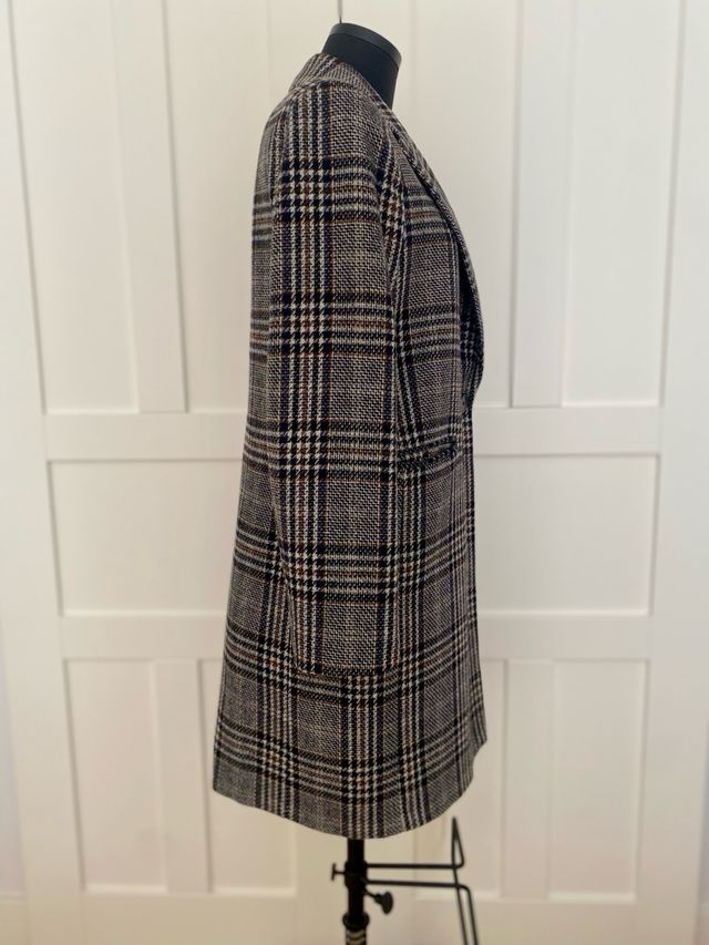 Abrigo de cuadros Zara