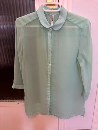 Camisa Stradivarius verde transparente Talla S